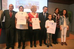 Kurtzebarri eskola LH recibe el certificado de Escuela sostenible de manos del lehendakari Iñigo Urkullu